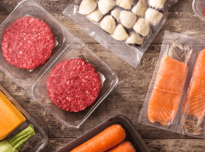 Detectan aditivos asociados al plástico en el 85 % de 109 alimentos analizados