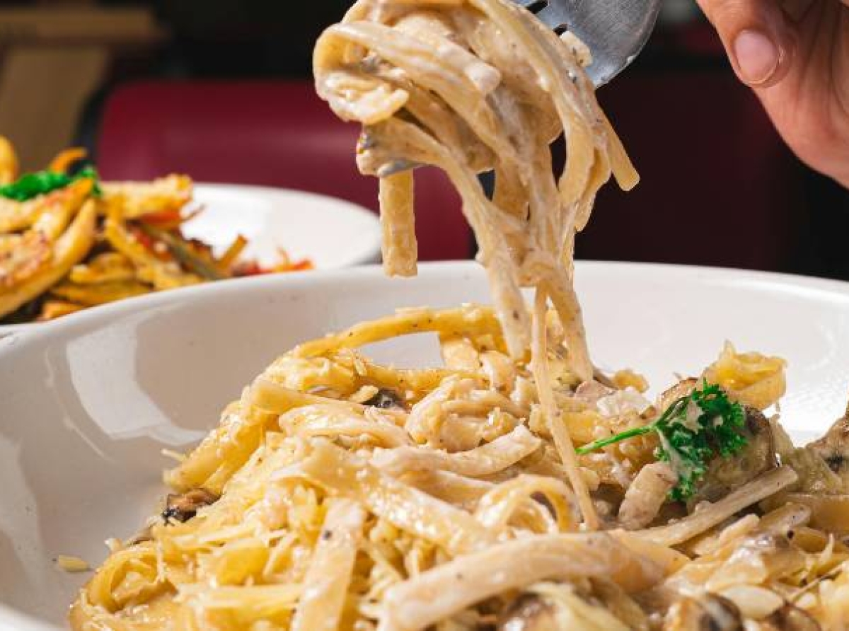 Brote mortal de listeria es vinculado a fettuccini alfredo de pollo vendido en Kroger y Walmart